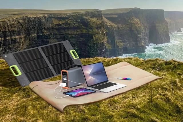 شارژ GT200 Pro با پنل خورشیدی قابلحمل